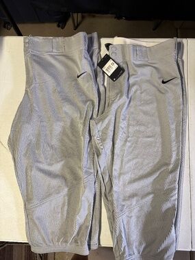 2 new pairs of womens XXL Nike 3/4 crop softball pants